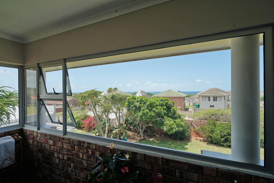 4 Bedroom Property for Sale in Kidds Beach Eastern Cape